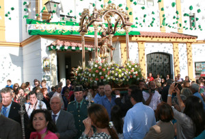 El pueblo ha engalanado la localidad con motivo de los 50 años de la romería.