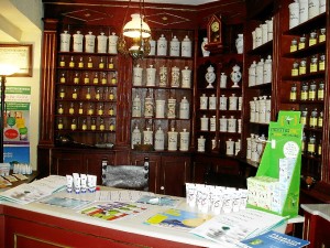 Farmacia del siglo XIX donada por un colegiado.