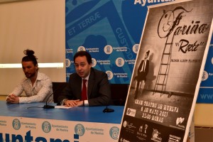 Fariña junto a Manuel Remesal en la presentación de su concierto.