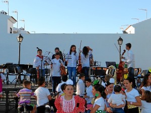 Durante la fiesta también actuó la Academia de Baile de Virginia López. 