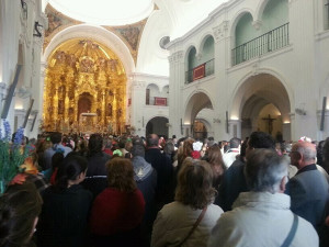 La ermita del Rocío, llena de fieles.