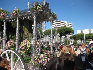 Salida de la Hermandad del Rocío de Punta Umbría del municipio costero.