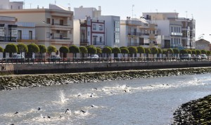 El recorrido por el estanque de Ayamonte fue de gran dureza. / Foto: J. L. Rúa