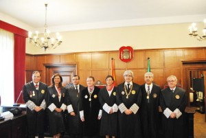 Foto de familia tras la celebración del acto.