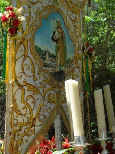 La romería se celebra en honor de San Juan Bautista. 