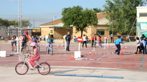 Los alumnos han puesto en práctica los conocimientos adquiridos sobre una bici.