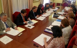 La comisión se ha reunido en la Subdelegación del Gobierno en Huelva. 