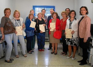 Durante el evento, las estudiantes han demostrado su satisfacción al finalizar el curso.