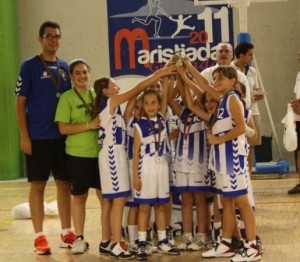 Meritorio segundo puesto del equipo Benjamín en Granada.