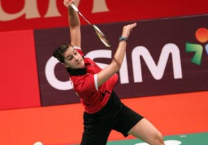 Carolina Marín, en un lance del partido ante la tailandesa. / Foto: www.badminton.es.