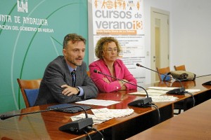 José Fiscal y Yolanda Pelayo durante la presentación. 