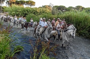 Este año habrá cambios en el itinerario. / Foto: Manuel Villarán. (Asociación de Fotógrafos de Almonte).