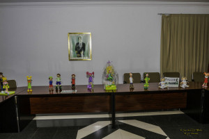 Parte de la exposición en el salón de plenos del Ayuntamiento de trabajos del Taller El Duende.