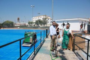 El alcalde de Ayamonte ha visitado las instalaciones deportivas.