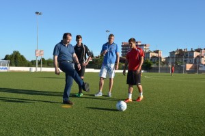 El alcalde de Almonte ha estado en la inauguración de las mejoras en la zona deportiva.