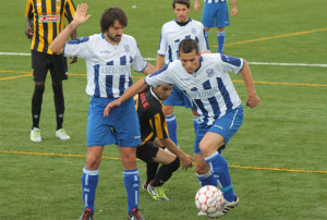 Salvi, con la pelota, y a su lado Caballero. / Foto: Alongarvi.