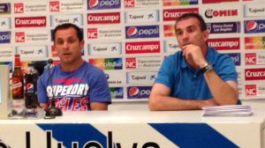 Sergi Barjuan, junto al jefe de prensa, Nardy Lafuente. / Foto: P. G.