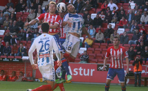 El Recre empató sin goles en El Molinón en un partido insulso. / Foto: www.realsporting.com.