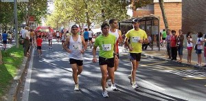 Imagen de la Vuelta a Huelva, uno de los granes eventos deportivos en la capital.