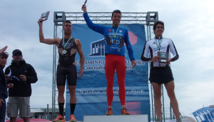 Podio masculino del XIII Triatlón Olímpico de Punta Umbría.