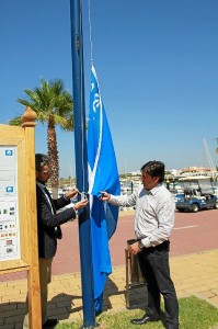 Por quinto año consecutivo Marina Isla Canela recibe esta bandera.