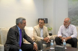 Caraballo con el presidente de la Asociación Luis Felipe.