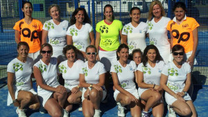 Equipo femenino de Huelva en la categoría de Veteranos.