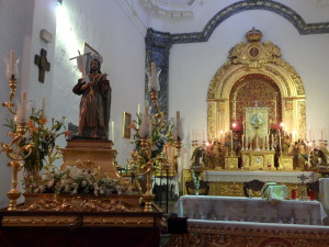 La procesión del patrón de Linares, San Juan Bautista, se lleva a cabo el 24 de junio.