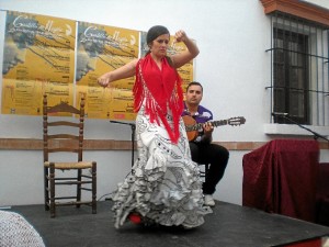 Actuación flamenca que tuvo lugar durante la presentación en Niebla.