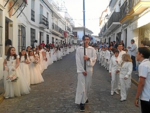 Inicio de la procesión del Corpus en Moguer. 