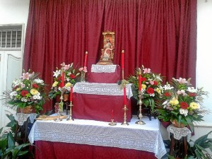 Altar instalado en la calle Pedro Alonso Niño.