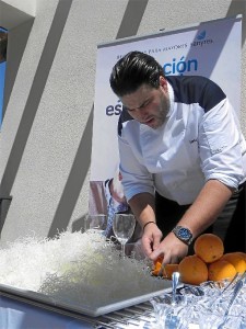 Xanty Elias durante su exhibición gastronómica en Aljaraque.