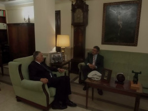 Un momento del encuentro institucional del rector y el subdelegado.