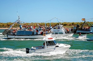 Ha sido la primera vez en la historia en la que no ha sido un barco pesquero, sino una embarcación dedicada a dar paseos turísticos por el litoral.