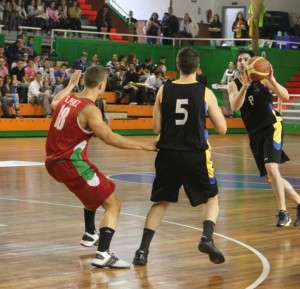 Bruno Medina durante el partido de play off contra el Fundación Granada