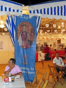 La Virgen, presente en la caseta.