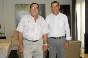 El presidente de la Diputación, con el nuevo secretario general de UGT Huelva. 