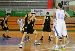 Sebas Domínguez en un partido contra el CD Utrera la pasada temporada