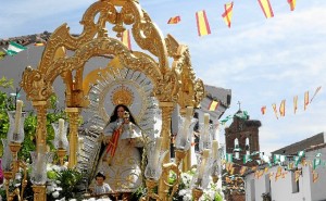 Un momento de la procesión de la Virgen de la Cabeza.