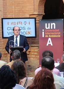 Ángel Gabilondo ha sido el encargado de pronunciar la conferencia inaugural.