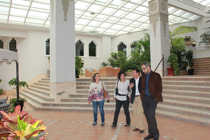 Visita del alcalde de Ayamonte al Hotel Melía Atlántico.