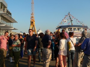 La canoa permite un estupendo viaje por la Ría de Huelva.