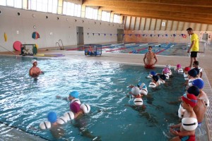 Un total de 80 niños participan en el curso.