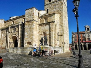 Los dos ciclistas, en Zamora. 