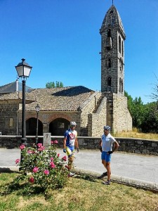 Los dos ciclistas en Mombuey, Zamora. 