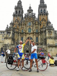 Juan Rafael y Juan José, a su llegada a Santiado de Compostela. 