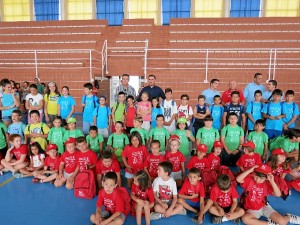 Niños participantes de los campamentos de verano en Moguer.