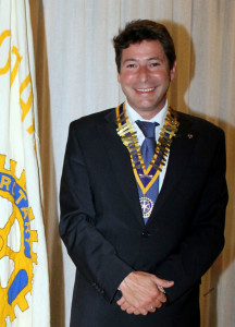 Eugenio Toro, recién elegido presidente. 