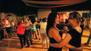 Buen ambiente en la programación estival del Muelle de las Carabelas.