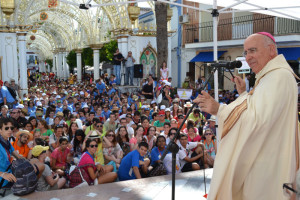 Salutación del obispo de Huelva.